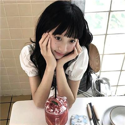 踉跄女孩